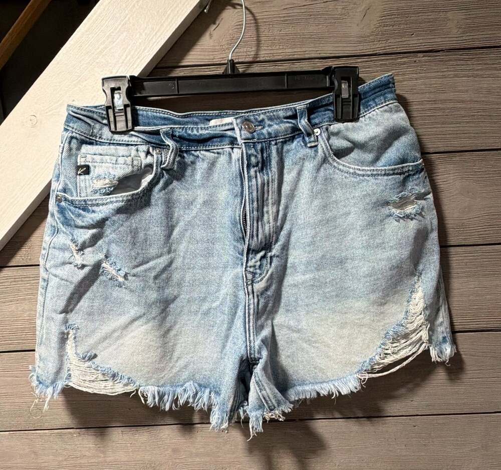KanCan Distressed Denim Shorts Size 13/30 Light Wash Cutoff Frayed Hem